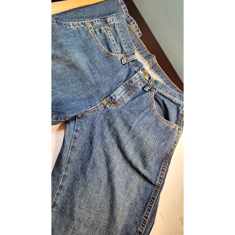 Wrangler Rugged Wear Relaxed Fit Jeans 30x32 Straight Leg Medium Wash 31000GA